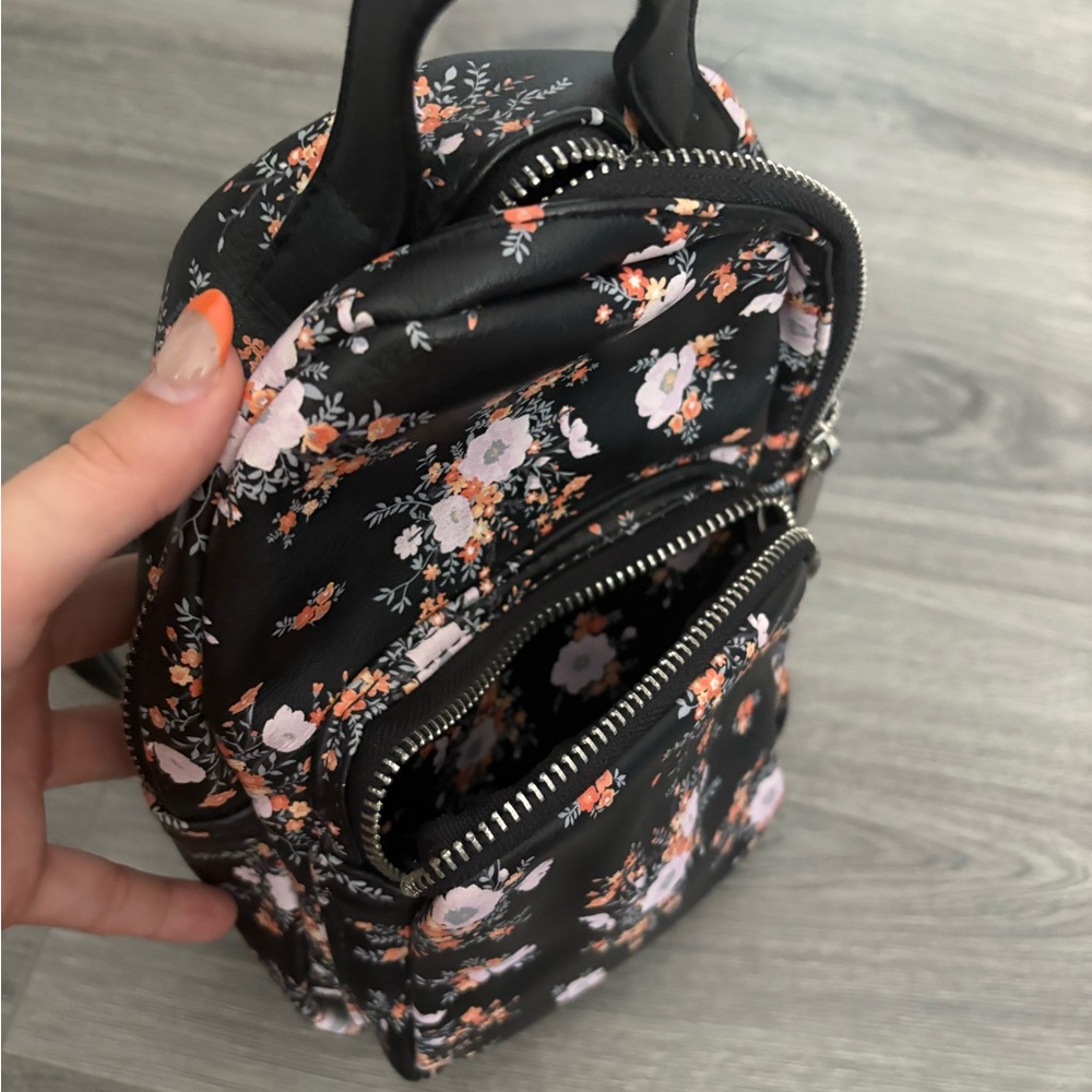 Floral Black Backpack - Picture 4 of 5